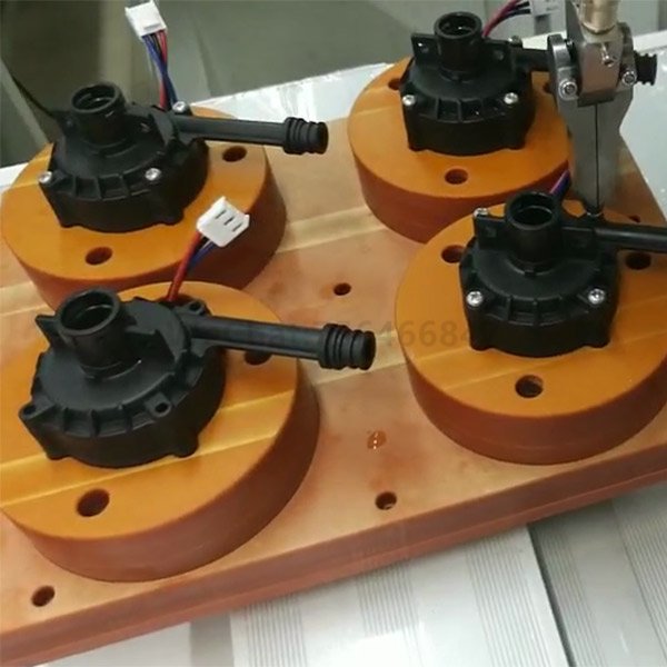 Auto water pump lock screw