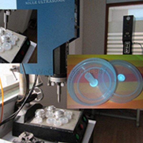 Ultrasonic welding machine for non-woven breathable membrane film