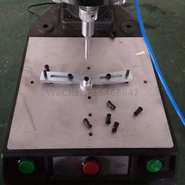 Máy hàn nhựa siêu âm cho van lọc nylon nhỏ