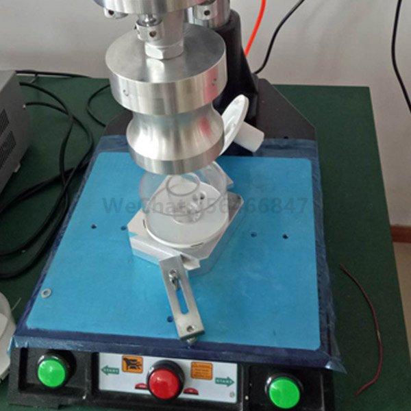 Household electric appliance humidifier water tank cover sealing ultrasonic welding machine