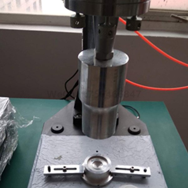 Cosmetic plastic puff cover ultrasonic welding machine