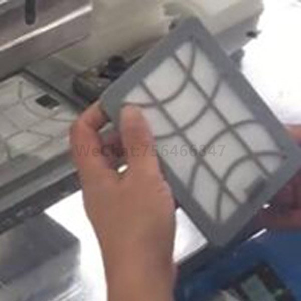 Ultrasonic welding machine for connecting non-woven fabric and plastic parts