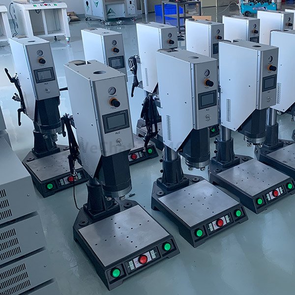 2600W ultrasonic plastic welding machine