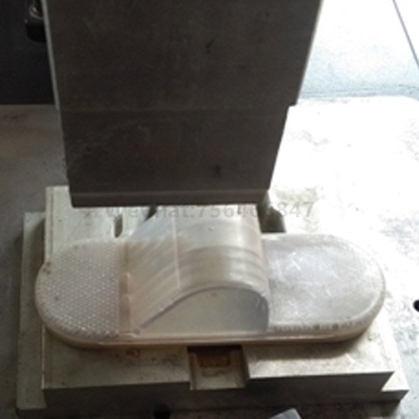 Plastic lampshade ultrasonic welding machine