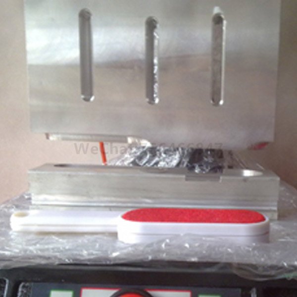 Plastic brush ultrasonic welding machine