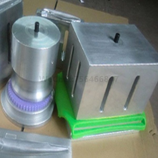 Plastic mirror frame mirror shell ultrasonic welding machine