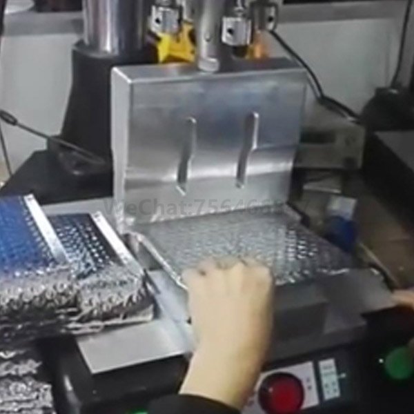 Aluminum foil bubble bag edge sealing ultrasonic welding machine