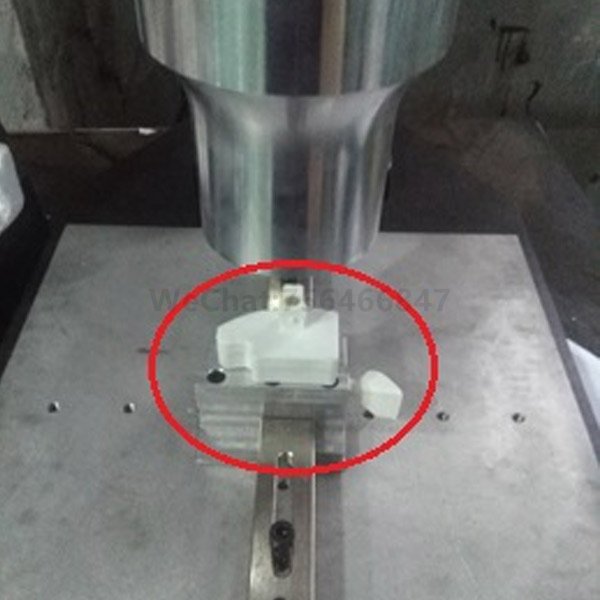 Plastic sealed water box ultrasonic welding machine