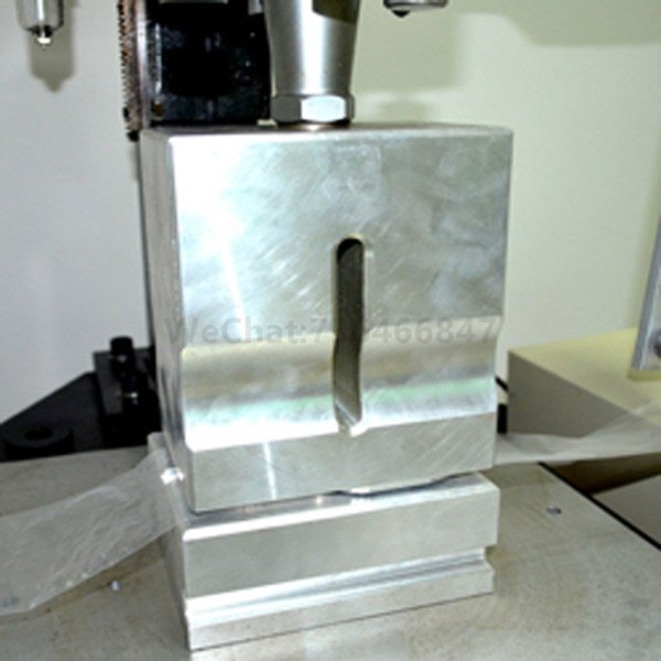 Mobile phone battery ultrasonic welding machine