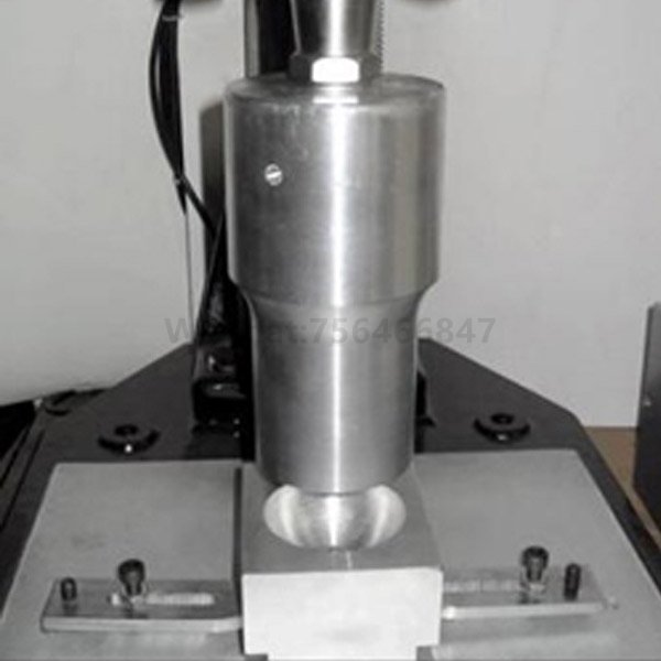 Electronic watch mirror ultrasonic welding machine