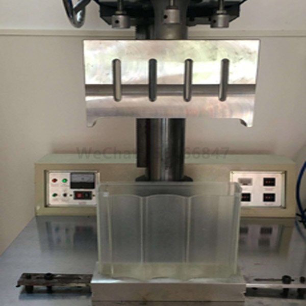 Vacuum cleaner shell ultrasonic welding machine