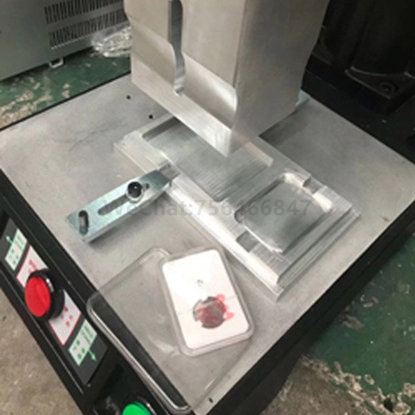 纪念币水晶收藏盒超声波封装机