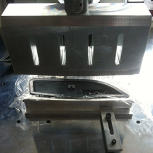Bicycle taillight ultrasonic welding machine