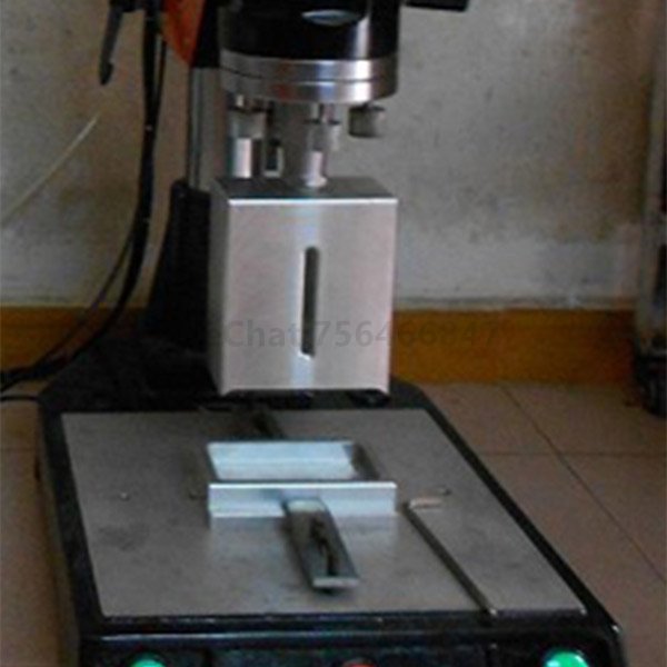 Power car battery ultrasonic welding machine