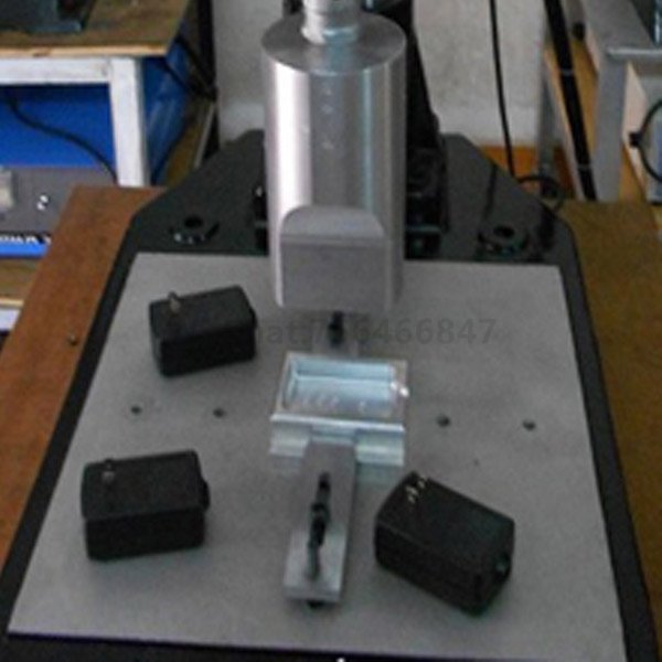 Mobile phone charger ultrasonic welding machine
