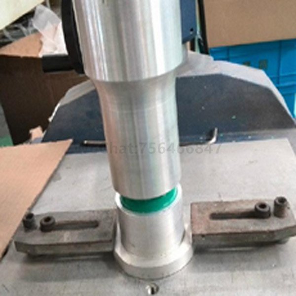 Plastic shower ultrasonic welding machine