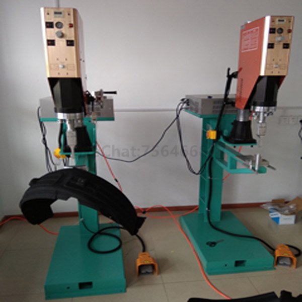 Ultrasonic welding machine for large plastic parts and small area solder joints