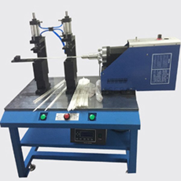 Horizontal ultrasonic plastic welding machine