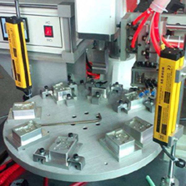 Turntable ultrasonic plastic welding machine