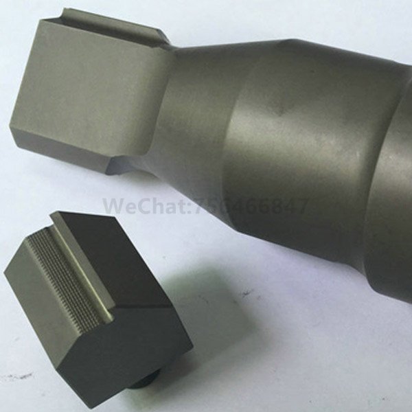 Ultrasonic harness welding machine welding head