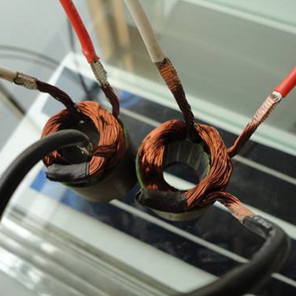 Ultrasonic metal welding machine for electric vehicle motor lead wire