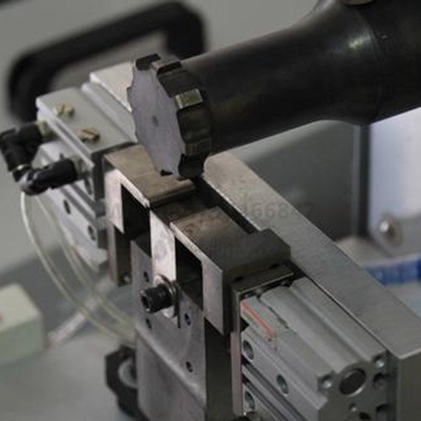 Metal spot welding equipment for ultrasonic wire harness welding machine