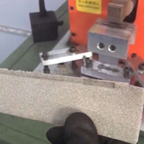 Ultrasonic metal spot welding machine for nickel foam battery pole pieces