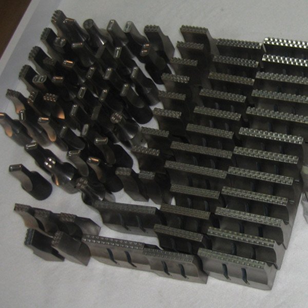 Ultrasonic piercing welding spot welding head ultrasonic die