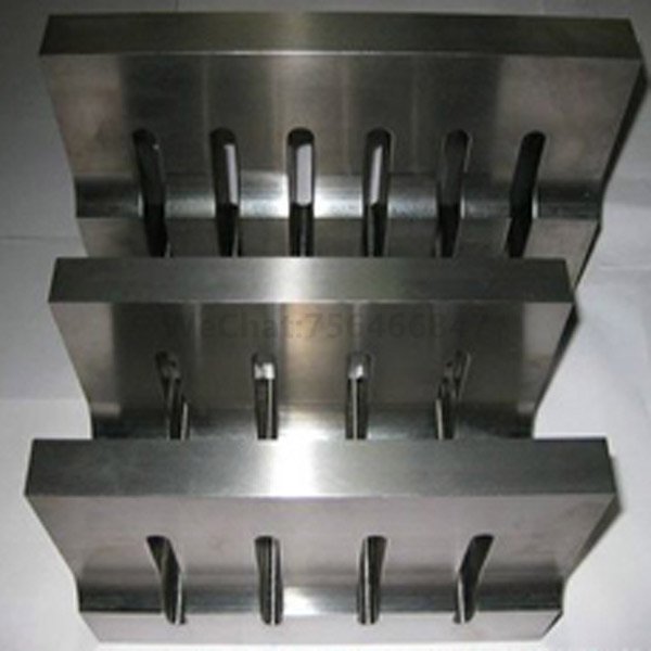 Titanium alloy ultrasonic mould