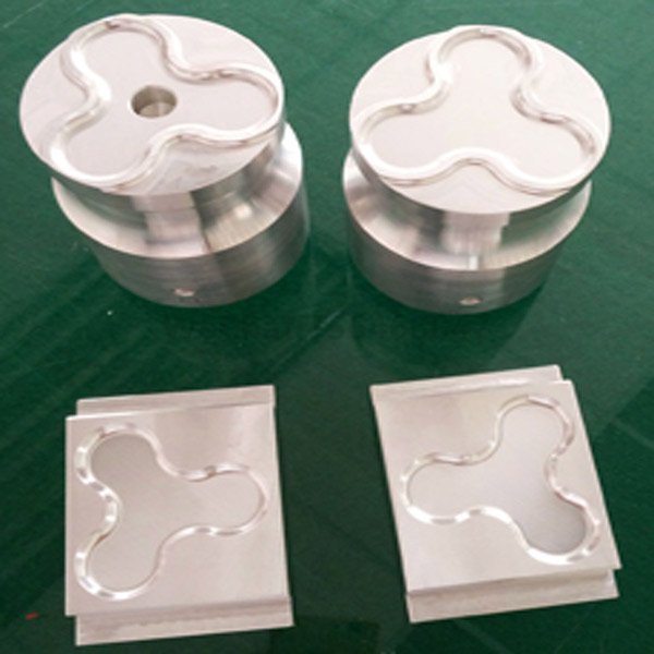 Fingertip gyro plastic ultrasonic welding mold
