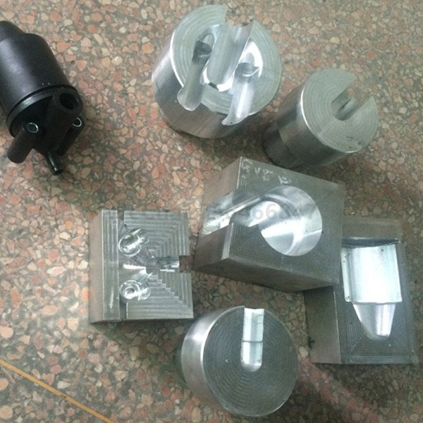 Ultrasonic welding mold for gasoline filter