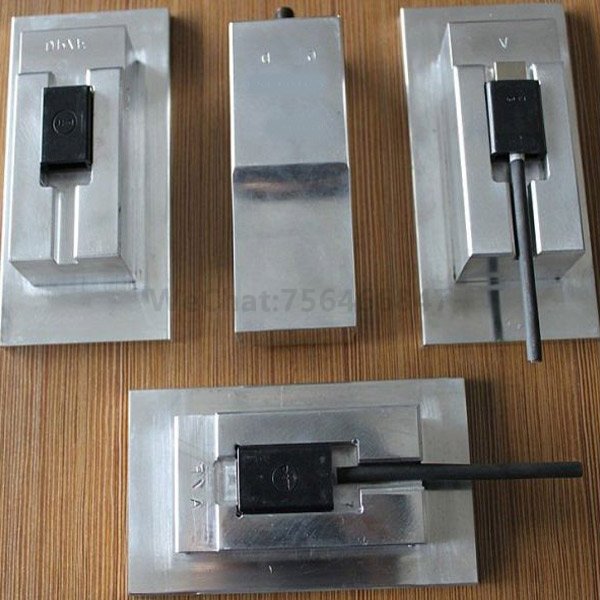 Bộ chuyển đổi USB Vỏ nhựa Khuôn ép nóng siêu âm