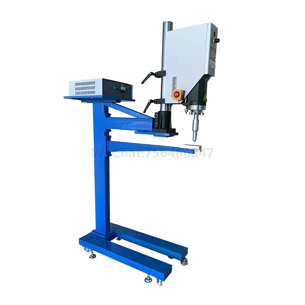 Máy hàn siêu âm 15KHz 2600W cho hộp sóng PP