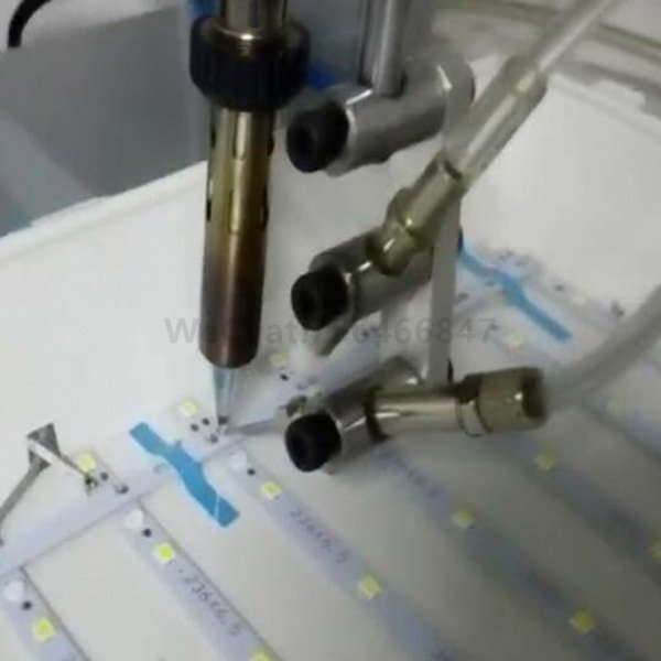 LED灯自动焊锡机应用案例
