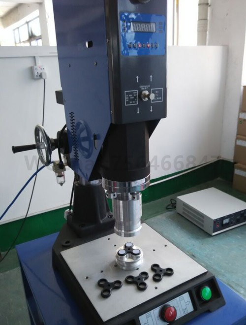 指尖陀螺塑胶超声波焊接模具